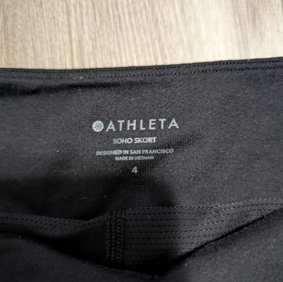 Athleta, Size 4 Soho Skort, UPF 50+, Black, Casual, Golf, Tennis - Picture 2 of 3